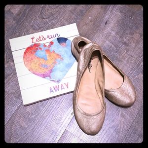 EUC Lucky Brand Gold Leather Ballet Flats Sz 8